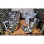 Catering spares - 2x stainless steel mixing bowls - 2x stainless steel soup pots