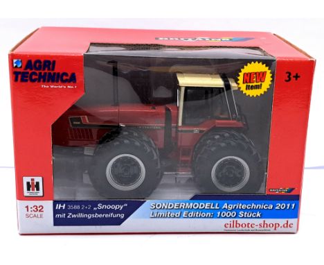 Britains 1:32 scale IH 3588 2+2 Snoopy Argitechnica 2011 Limited Edition Model, Limited to 1000 pieces. Excellent to Near Min