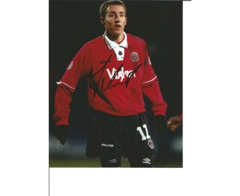 Football Lee Bowyer 10 x 8 inch signed colour photo pictured during his playing days with Charlton Athletic. Good Condition. 