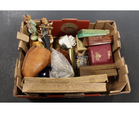 A BOX OF COLLECTABLES TO INCLUDE ROYAL ALBERT 'FOXY WHISKERED GENTLEMAN', BOXED PALISSY TRINKET BOX, MARQUETRY SET, LOCAL INT