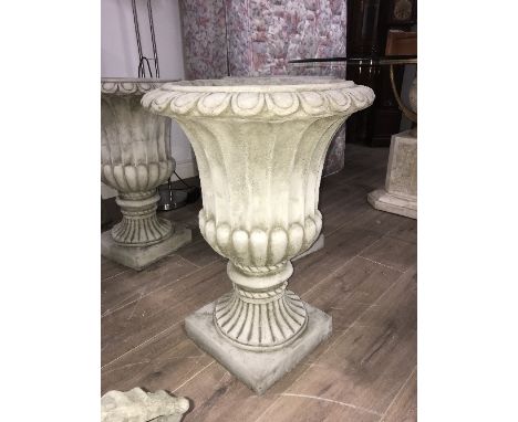 URN GARDEN PLANTER. APPROX 68CM HIGH