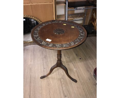 VICTORIAN CARVED TRIPOD TABLE