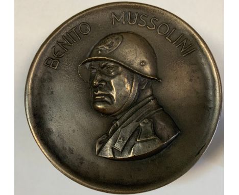 A replica Benito Mussolini circular snuff box, Dovia de Predappio, 29 Luilio 1883, 73mm diameter. 