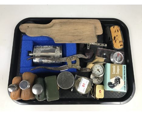 Sundry collectors' items including four hip flasks, a Georgian snuff box, a Queen Victoria commemorative vesta (a/f) and comp