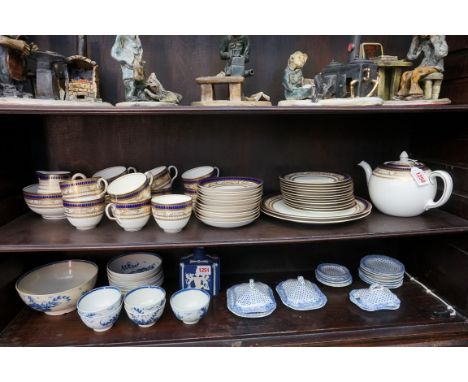 A Bisto twelve piece tea service, (lacking one cup). 