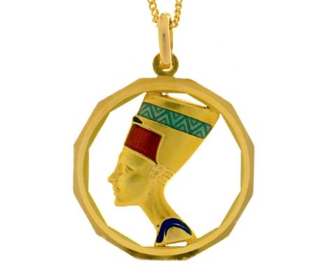 AN ENAMELLED GOLD PENDANT OF NEFERTITI, ON CHAIN MARKED 750, 9G++LIGHT WEAR CONSISTENT WITH AGE 