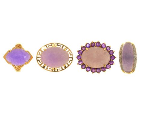 FOUR LAVENDER JADE RINGS IN 14CT GOLD, INCLUDING A LAVENDER JADE AND DIAMOND RING AND A LAVENDER JADE AND AMETHYST RING, 24G,