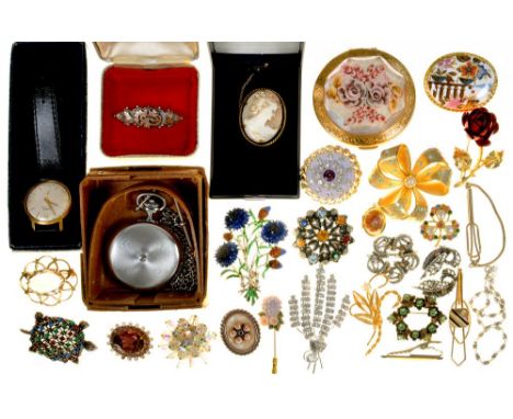 AN EDWARDIAN SILVER AND GOLD BROOCH, CHESTER 1907 AND OTHER MISCELLANEOUS COSTUME JEWELLERY++LIGHT WEAR CONSISTENT WITH AGE 