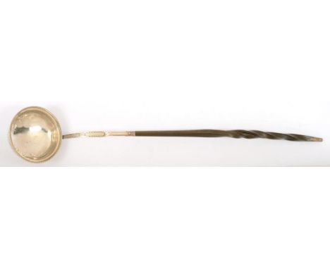 A GEORGE III SILVER PUNCH LADLE, 33 CM L, LONDON 1787, 1OZ 1DWTS