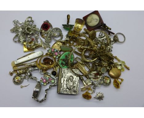 Marcasite jewellery, a silver and mother of pearl fruit knife, a/f, a Bakelite photograph brooch, two 9ct gold back and front