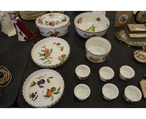 Quantity of Royal Worcester china