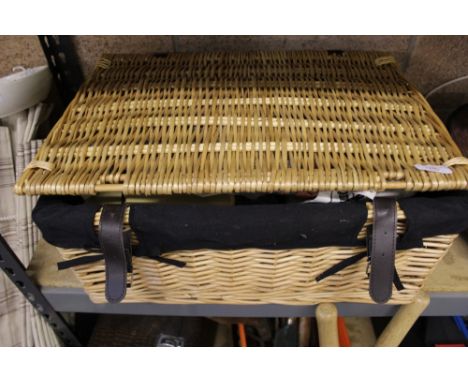 Picnic hamper