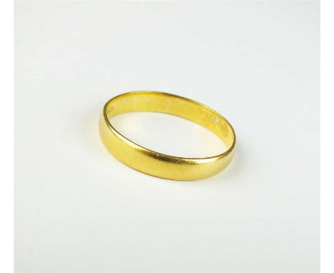 A plain polished 22ct gold wedding band, ring size V, weight approx 3.8g