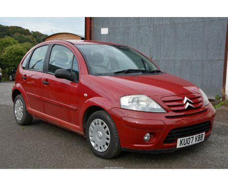 A 2007 Citroën C3 Hatch-back Special edition 1.4i Desire 5-door 1,360 cc Petrol-engined 5-speed manual gearbox motor car fini