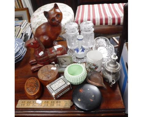 AN ART DECO MANTEL CLOCK, an Oriental red lacquered box in the form of a horse and a collection of sundries 