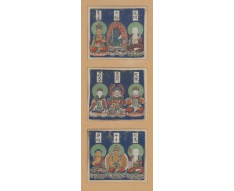 Drei feine Miniaturmalereien, jeweils mit einer Dreier-Gruppe von Buddhistischen Gottheiten und BenennungenJapan, Meiji-Perio