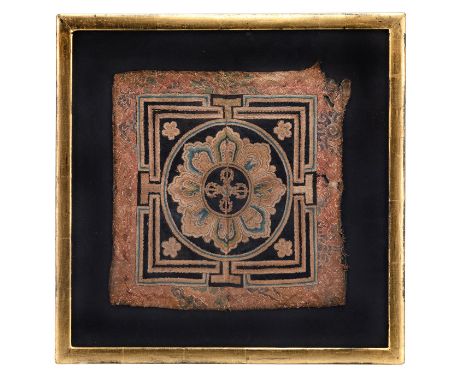 Samt mit Vishvavajra, SeidenstickereiTibet, ca. 17. Jh.29 x 28 cm, R.Der quadratische Samt ist mit einem Mandala bestickt, da