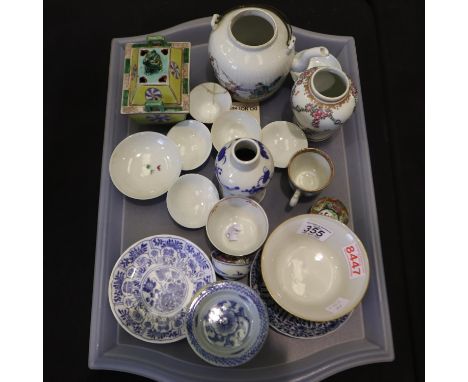 Mixed Oriental ceramics with some damages. UK P&amp;P Group 3 (£30+VAT for the first lot and £8+VAT for subsequent lots) 