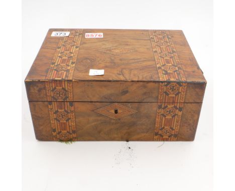 Inlaid walnut workbox, 32 x 22 x 15 cm H. UK P&amp;P Group 3 (£30+VAT for the first lot and £8+VAT for subsequent lots) 