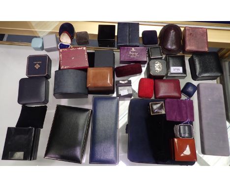 Selection of antique and vintage jewellery boxes. UK P&amp;P Group 2 (£20+VAT for the first lot and £4+VAT for subsequent lot