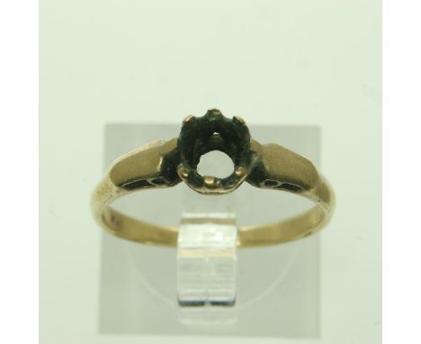 9ct gold solitaire ring shank, stone missing, size B, 1.3g. UK P&amp;P Group 0 (£6+VAT for the first lot and £1+VAT for subse