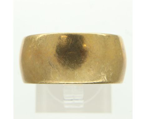 Heavy gauge 9ct gold band ring, size W/X, 8.2g. UK P&amp;P Group 0 (£6+VAT for the first lot and £1+VAT for subsequent lots) 