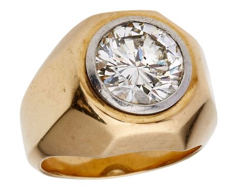 Gr. Herrenring m. Brillant-Solitär.18 kt GG/WG, mittig besetzt m. 1 gr. Brillant v. 5,14 ct (Farbe I/ leicht getöntes weiß/ R