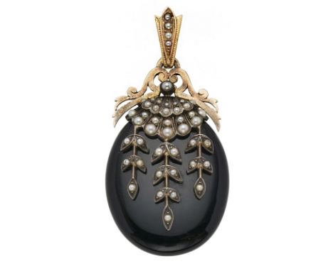 Onyx-Medaillon-Anhänger,Frankreich um 1890. 18 kt RG/Silber/Onyx, besetzt m. 46 kl. weißen Halbperlen. Ovaler Onyx-Anhänger m