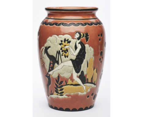 Gr. Vase "Diana", Art Deco, Longwy um 1930.Heller Scherben, rosé, gelb, weiß u. schwarz glasiert. Gedrungener Korpus m. leich