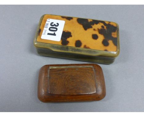 Early 19th century Horn Snuff Box with Tortoiseshell Inset Lid together a smaller Wooden Snuff Box