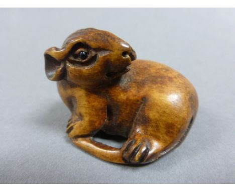 Signed wood netsuke of a mouse