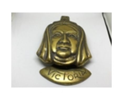ANTIQUE, LARGE HEAVY BRASS VICTORIA DOOR KNOCKER. MARKED TO REAR WITH REGISTERED DESIGN & GT BRITAIN. MEASURING 6/1/4" TOP TO
