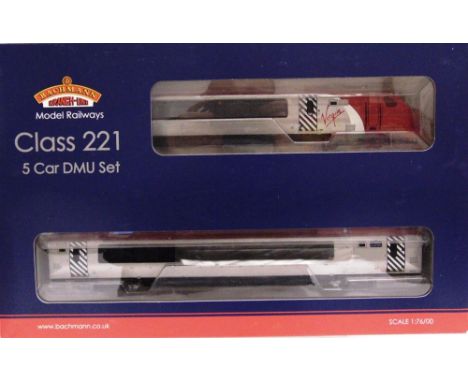 [OO GAUGE]. A BACHMANN NO.32627, VIRGIN TRAINS CLASS 221 SUPER VOYAGER FIVE CAR DIESEL MULTIPLE UNIT 'DR WHO'  red and silver