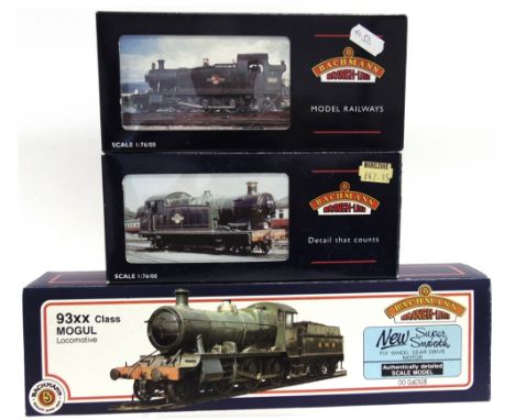 [OO GAUGE]. THREE G.W.R. LOCOMOTIVES  comprising a Bachmann No.31801, G.W.R. Class 93xx 2-6-0 mogul tender locomotive, 9319, 
