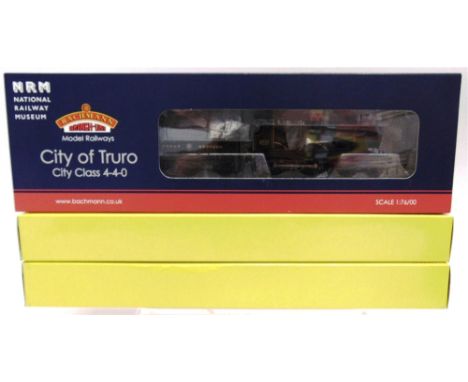 [OO GAUGE]. A G.W.R. COLLECTION  comprising a Bachmann No.31725A, G.W.R. City Class 4-4-0 tender locomotive 'City of Truro', 