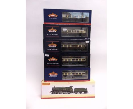 [OO GAUGE]. A G.W.R. COLLECTION  comprising a Hornby No.R3166, G.W.R. Star Class 4-6-0 tender locomotive 'Knight of the Grand