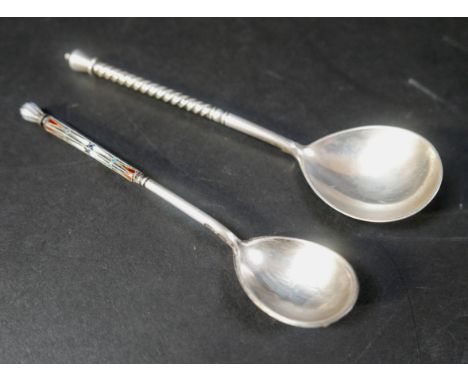 Two Russian silver and enamel spoons, comprising a silver and cloisonné enamel tea spoon, late 19th century, the bowl with a 