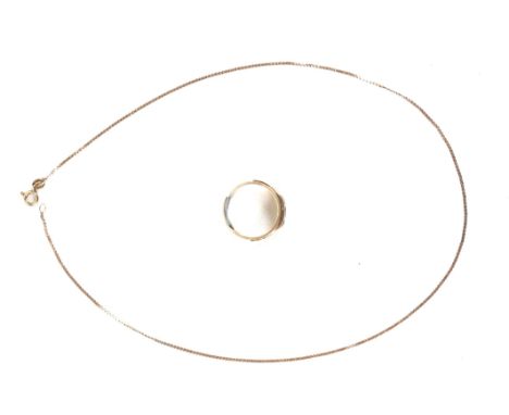 A 9ct yellow gold trace S-link chain, 1.5mm wide, 42cm long, 1.5g, together with a 9ct yellow gold ring, a/f soldered band, s