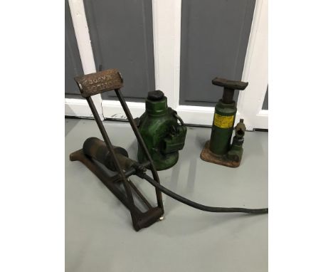 A Lot of two vintage car jacks (Lake &amp; Elliot Ltd) together with Dunlop Major foot pump. 