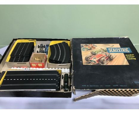 Vintage Tri-Ang Scalextric tin plate car &amp; rubber track set, Track complete, No clips, Comes with two tin plate green and