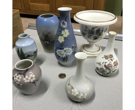 A Lot of 5 various Copenhagen vases, Royal Worcester urn vase and Wedgwood Kutani vase. 