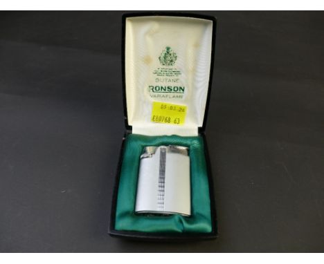 Boxed Ronson Varafalme lighter