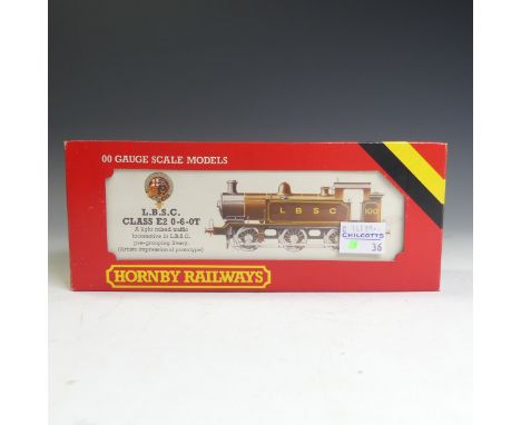 Hornby Railways: Four “00” gauge Locomotives and tenders, R.063 B.R. Standard Class 7P6F 4-6-2 &nbsp;‘Britannia’, R.357 L.M.S