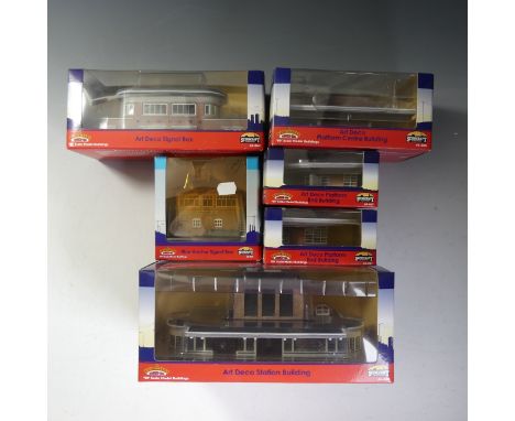 Bachmann: Branch-line Scenecraft “00” gauge model buildings, 44-064 Art Deco Signal Box, 44-065 Art Deco Platform Centre Buil