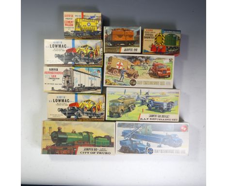 Airfix: Twenty vintage plastic construction kits, boxed and apparently complete (unchecked), including railway and military m
