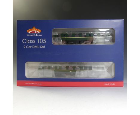 Bachmann: Branch-line “00” Gauge 31-326 Class 105 Two Car DMU BR Green with Speed Whiskers, boxed, apparently complete and un