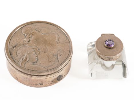 A SILVER TRINKET BOX AND AN INKWELL (2)The detachable cover of the circular trinket box decorated with ladies and ivy leaves 