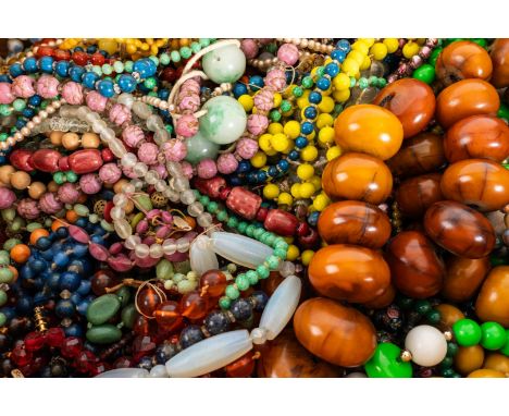 A GROUP OF ANTIQUE AND VINTAGE BEAD NECKLACES (QTY)Mostly rock crystal beads, glass beads, hardstone beads, clay beads, faux 