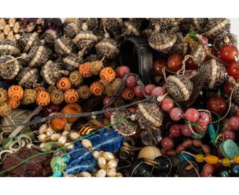 LARGE BOX OF MIXED ANTIQUE AND VINTAGE BEADS (QTY)To include hardstone beads, glass beads, faux pearls and various loose bead