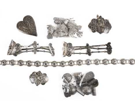 A GROUP OF NIELLO DECORATED WARES (QTY)Comprising; mostly provincial Russian, two buckles having dagger clasps, a heart shape